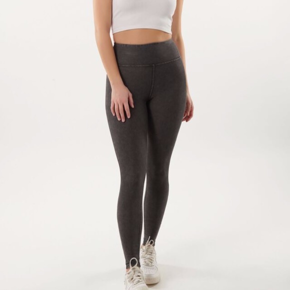 New High Waist Acid Wash Legging - Picture 3 of 6